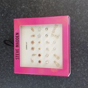 Steve Madden Earring Set